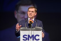 Cerarju na kongresu v Mariboru še en mandat predsednika SMC