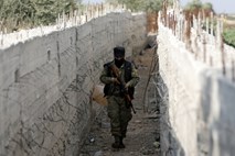 Turška vojska obkolila sirsko mesto Afrin
