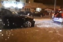#video Ulice Splita zaradi neurja poplavljene