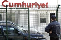 Turško tožilstvo zahteva 15 let zapora za novinarje opozicijskega časnika