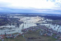 Na Hrvaškem zaradi poplav izredne razmere, poplave tudi v Črni Gori