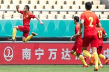 Kitajska nogometna zveza nogometašem zaukazala zakritje tetovaž