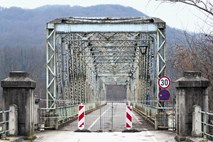 Po železnem mostu v Brežicah spet čez tri leta