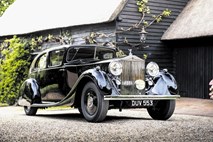 Rolls-Royce phantom: tihotapil je zlato, a zgolj v akcijskem filmu