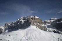 Pijani Estonec med iskanjem hotela ponesreči splezal na goro v italijanskih Alpah