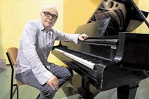 Gregor Strniša, skladatelj, aranžer in pianist: Po sledeh zaprašenega klavirja