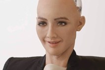 Bodo roboti in umetna inteligenca dobili lastne pravice?