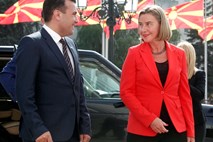 Dan po priporočilu Evropske komisije Hahn in Mogherinijeva danes v Makedoniji