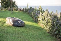 Naš test: varen, samostojen in zanesljiv – robot na travi Husqvarna Automower