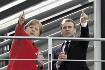 Macron v Berlinu snubil Merklovo za reforme Evropske unije