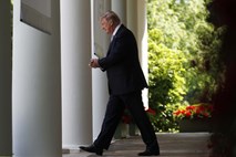 Trump napovedal odločitev glede Irana za torek 