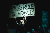 #foto #video Roger Waters v Zagrebu: Svet vodijo prašiči 