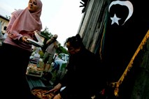 Muslimani po sončnem zahodu začenjajo postni mesec ramazan