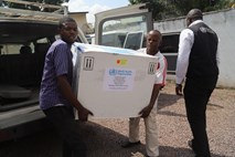 WHO po pojavu ebole v milijonski metropoli v DR Kongu dvignil oceno tveganja 