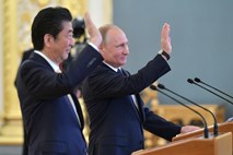 Putin in Abe za okrepitev sodelovanja 