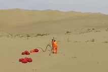 #video Kitajski astronavti morajo pred obiskom vesolja preživeti v puščavi