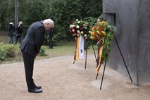 Nemški predsednik obsodil relativiziranje nacističnih zločinov 