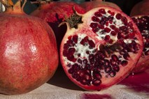 Avstralka umrla po zaužitju zamrznjenih semen granatnega jabolka