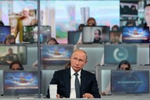 Putin odgovarjal na vprašanja ljudstva: Rusija napreduje v pravo smer 