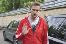Navalnega ob začetku nogometnega prvenstva izpustili iz zapora