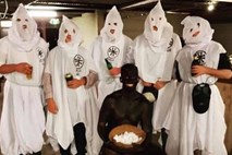 Študentska zabava v Avstraliji sprožila zgražanje: med obiskovalci tudi člani KKK in Hitler