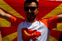 Makedonski parlament v sredo o ratifikaciji sporazuma o imenu države