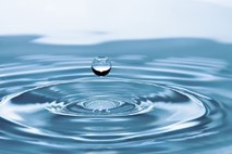 Znanstveniki končno ugotovili, kaj povzroča značilen zvok kapljanja vode