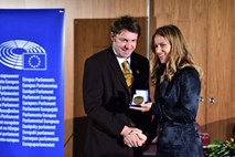 V Ljubljani podelili nagrado državljan Evrope Čebelarski zvezi Slovenije