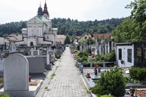 Javno podjetje Žale ugovarja trditvam resornega ministrstva glede upravljanja pokopališč