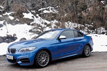 BMW serije 2 coupe: Modri dirkač