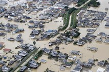  Število žrtev obilnega deževja na Japonskem se je povzpelo na 83 