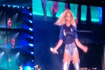 Jay-Z in Beyonce na koncertu v dresih francoske reprezentance