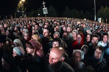 V Rusiji cerkvena procesija in spominska slovesnost ob stoti obletnici umora zadnjega carja