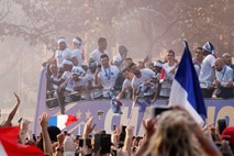 Francosko javnost razočaralo kratko slavje po zmagi na mundialu