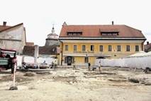 Glavni trg v Kamniku zaradi arheoloških izkopavanj do nadaljnjega zaprt