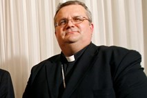 Duhovniki murskosoboške škofije: Škof Peter Štumpf naj odstopi