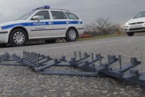 Ljubljanski policisti dvakrat s stingerjem nad pobegle voznike