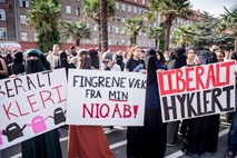 Na Danskem protesti zaradi prepovedi burke in nikaba