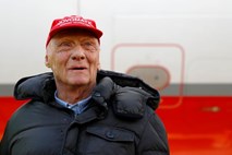 Niki Lauda po presaditvi pljuč v kritičnem stanju