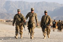 V samomorilskem napadu v Afganistanu ubiti trije vojaki Nata