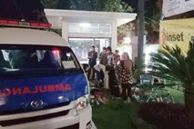 Število žrtev v potresu v Indoneziji narašča