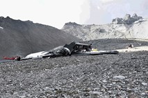 V Alpah strmoglavilo starodobno letalo, 20 mrtvih 