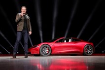 Elon Musk predlaga umik delnic Tesle z borze 