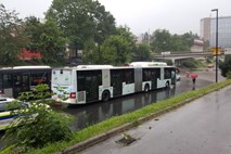 #foto Zaradi deževja poplavljen podvoz pri Tivoliju, v osrednji in vzhodni Sloveniji še možni nalivi