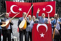 Izpustitev pastorja ne bo rešitev za turško liro