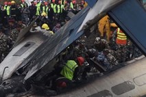 Nepalsko letalo strmoglavilo zaradi pilotovega živčnega zloma