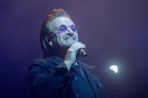 #video Bono med nastopom v Berlinu popolnoma izgubil glas