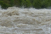 Ščavnica bo po opozorilih Arsa poplavljala v spodnjem toku