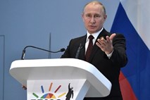 Krepi se vera v Putinov prstni odtis na novičoku