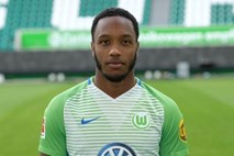 Na treninge ni hodil, ker je izgubil potni list, Wolfsburg pa ga je odpustil